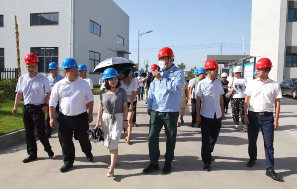 現場走訪調研，為園區企業服好務。
