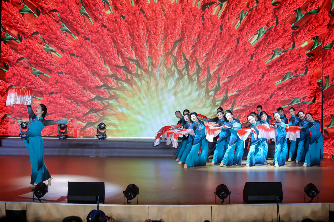 “我們都是追夢(mèng)人”全民藝術(shù)普及匯報(bào)展演.jpg